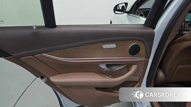 Mercedes-Benz E-Class W213 id 4780792 из Кореи 17