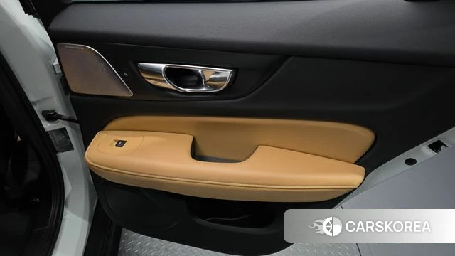 Volvo V60 Cross-Country 2nd Generation id 4304677 из Кореи 17