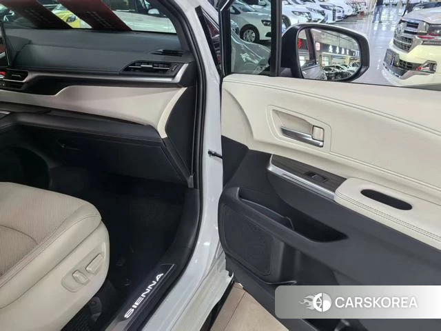 Toyota Saina id 4335208 из Китая 17