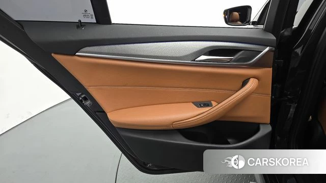 BMW 5 Series (G30) id 4197266 из Кореи 17