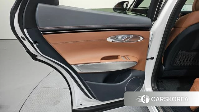 Genesis GV70 id 4292451 из Кореи 17