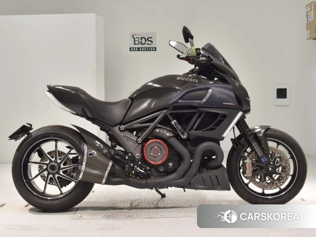 Проданный Ducati DIAVEL CARBON 2011 из Японии