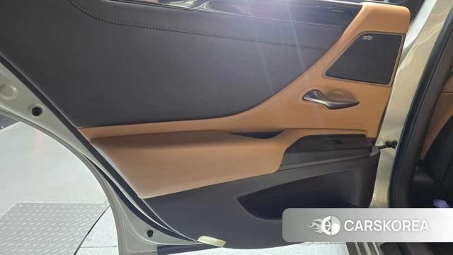 Lexus ES300h 7th generation id 4435504 из Кореи 17