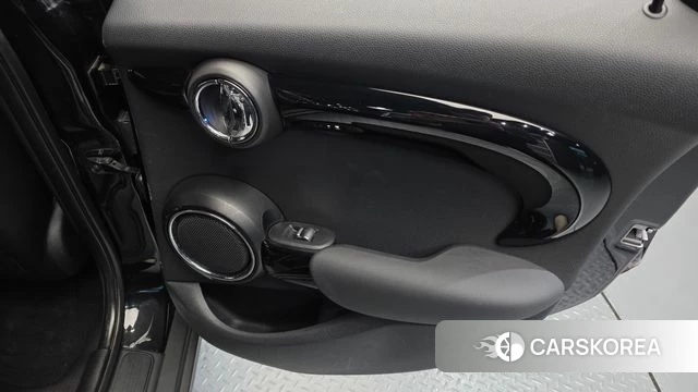 Mini Cooper S id 4310564 из Кореи 17