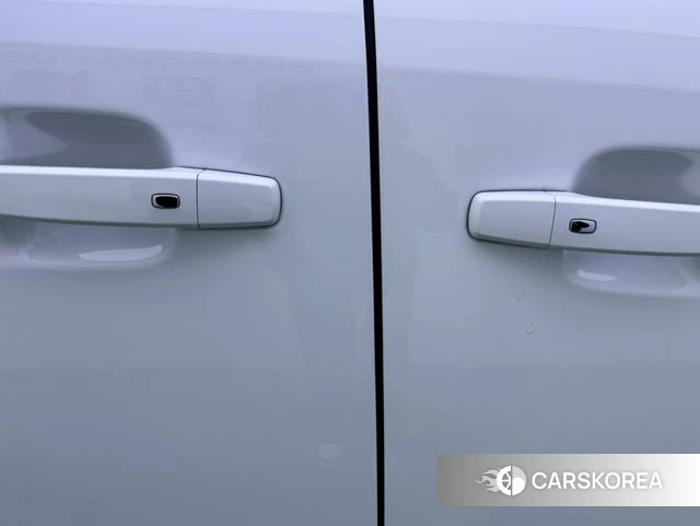 Buick GL8 id 4238760 из Китая 17