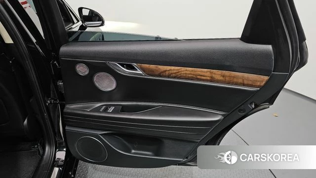 Genesis Electrified G80 (RG3) id 4881317 из Кореи 17
