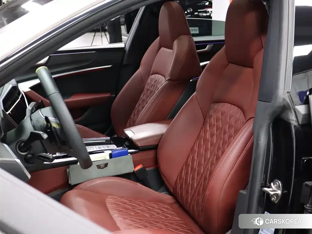 Audi A7L id 4539067 из Китая 17