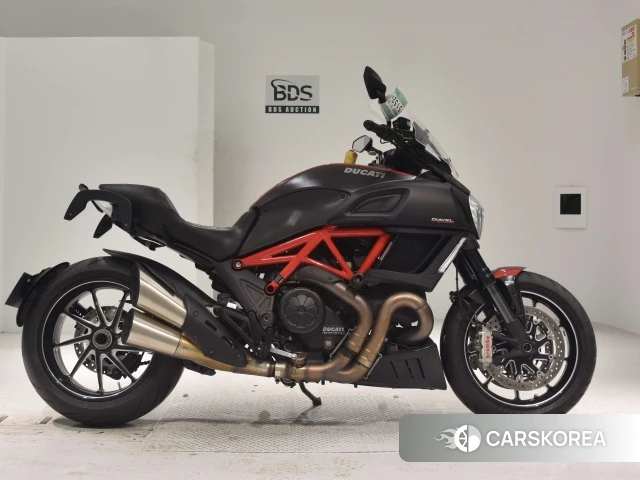 Проданный Ducati DIAVEL CARBON 2014 из Японии