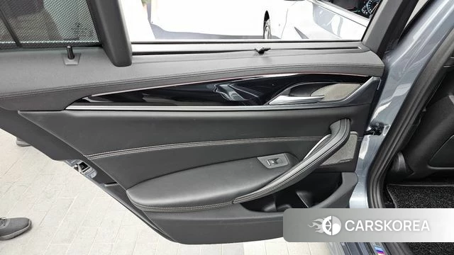 BMW 5 Series (G30) id 4568529 из Кореи 17