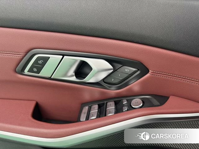 BMW 3 series id 3926970 из Китая 17