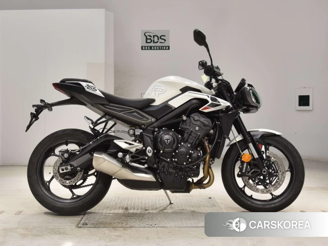 Проданный Triumph STREET TRIPLE R 2023 из Японии