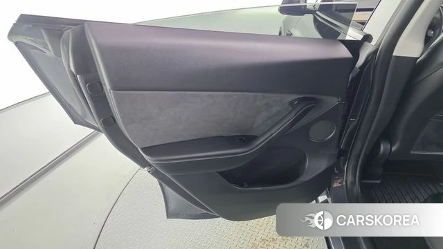 Tesla Model Y id 4749437 из Кореи 17