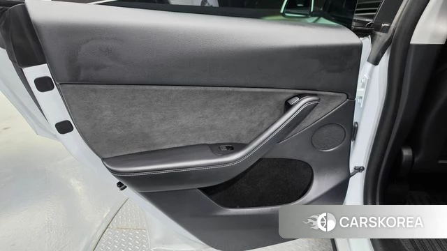 Tesla Model Y id 4681893 из Кореи 17