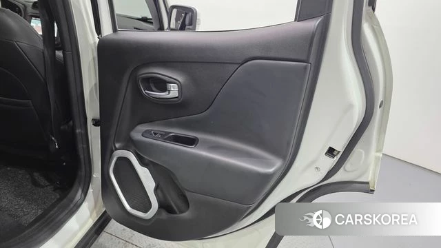 Jeep Renegade id 4574480 из Кореи 17