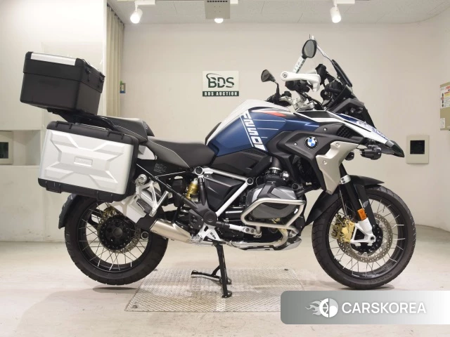 Проданный BMW R1250GS 2023 из Японии