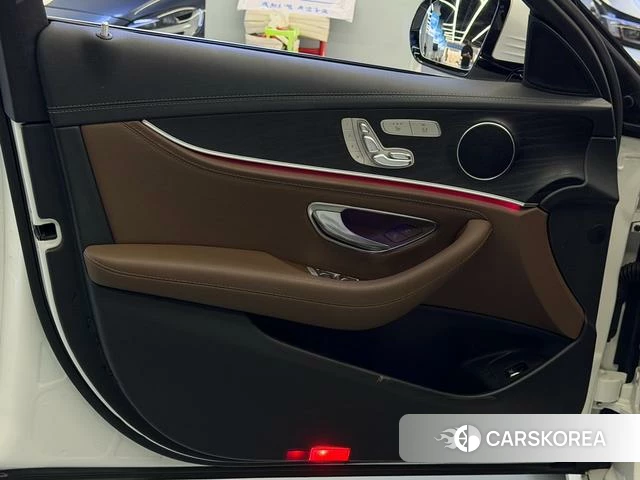 Mercedes-Benz E-class id 4238558 из Китая 17
