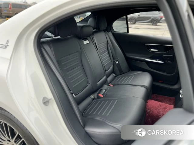 Mercedes-Benz Class C id 4300762 из Китая 17