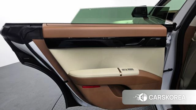 Hyundai Grandeur (GN7) id 4292767 из Кореи 17