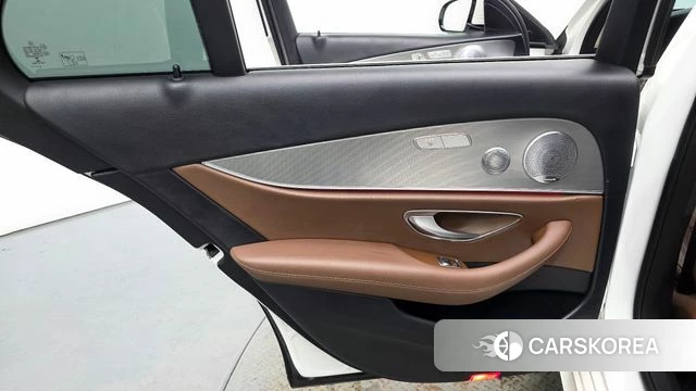 Mercedes-Benz E-Class W213 id 4633091 из Кореи 17