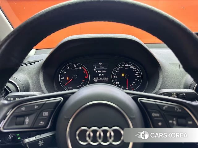 Audi Q2L id 3863658 из Китая 17