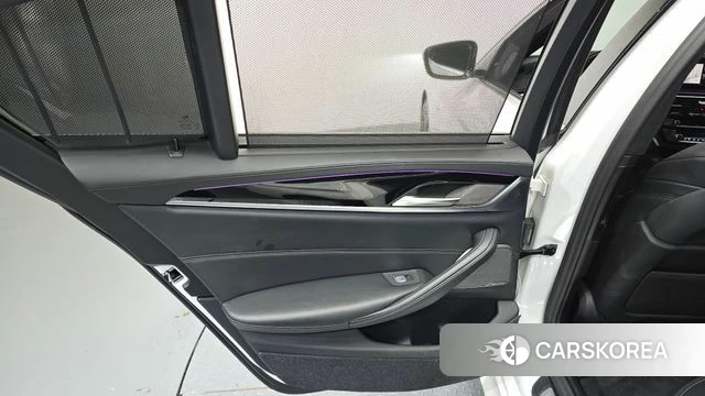 BMW 5 Series (G30) id 4490250 из Кореи 17
