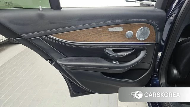 Mercedes-Benz E-Class W213 id 4471729 из Кореи 17