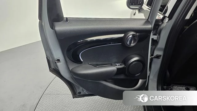 Mini Cooper id 4518100 из Кореи 17