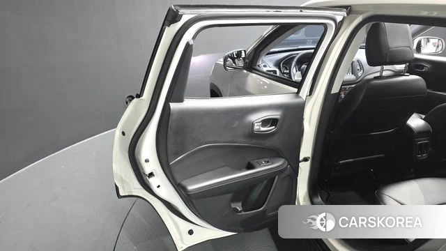 Jeep Compass 2nd Generation id 4196993 из Кореи 17