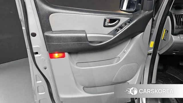 Hyundai The New Grand Starex id 4918774 из Кореи 17