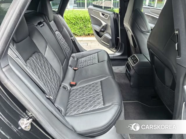 Audi A7 id 4359495 из Китая 17