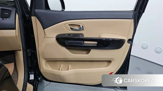 Kia The New Carnival id 4694131 из Кореи 17