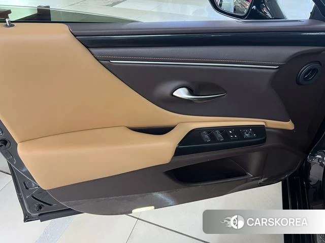 Lexus ES id 4277218 из Китая 17