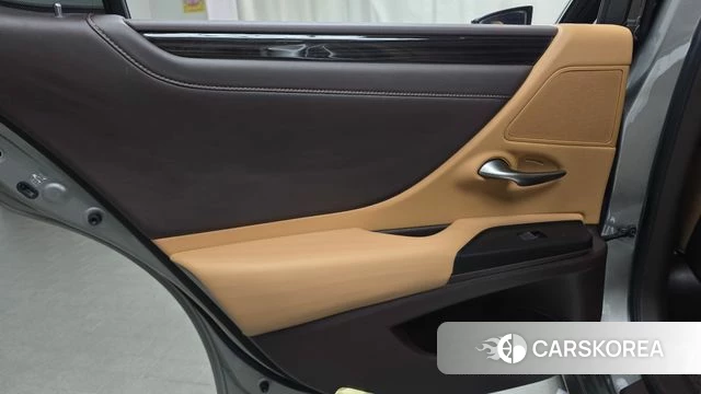 Lexus ES300h 7th generation id 4666719 из Кореи 17