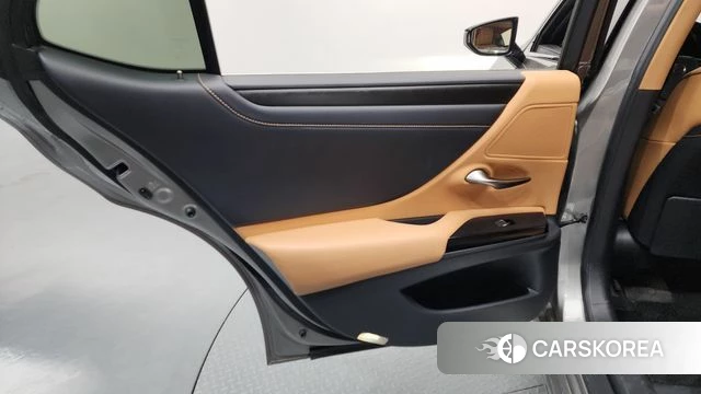 Lexus ES300h 7th generation id 4293437 из Кореи 17