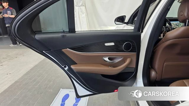 Mercedes-Benz E-Class W213 id 4203545 из Кореи 17