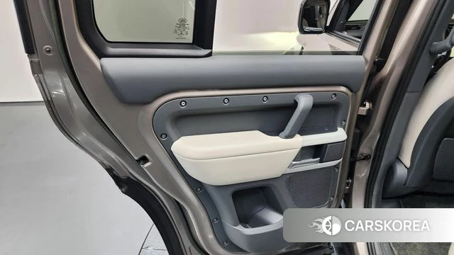 Land Rover Defender (L663) id 4282003 из Кореи 17