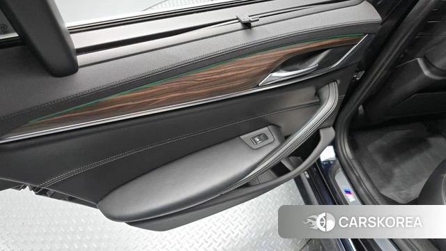 BMW 5 Series (G30) id 4882703 из Кореи 17