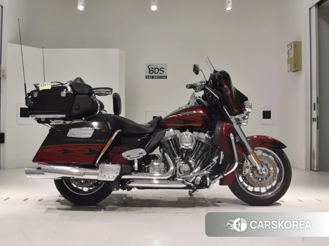 Проданный Harley-Davidson Electra Glide FLHTCUSE1800 CVO 2011 из Японии