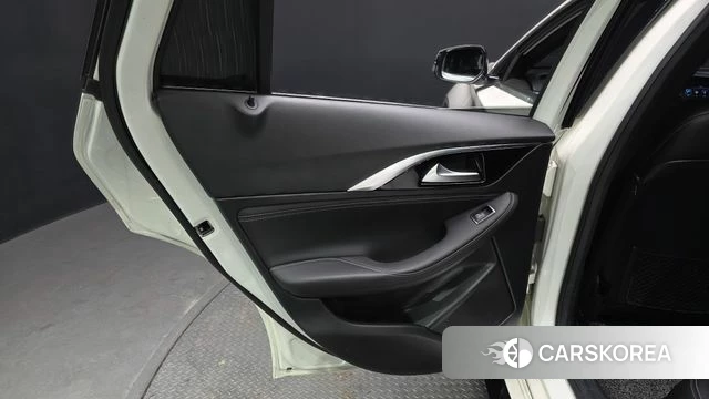 Infiniti Q30 id 4581739 из Кореи 17
