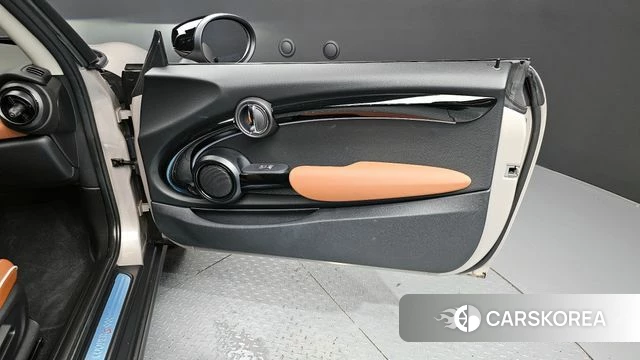 Mini Cooper S id 4381611 из Кореи 17