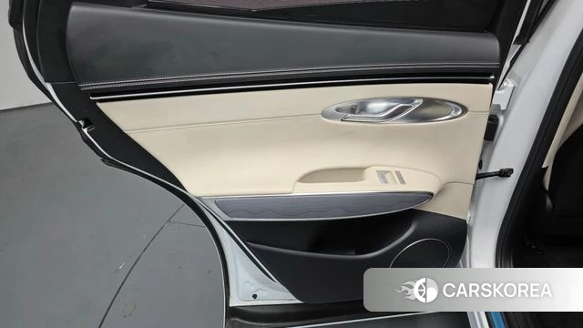 Genesis GV70 id 4394985 из Кореи 17
