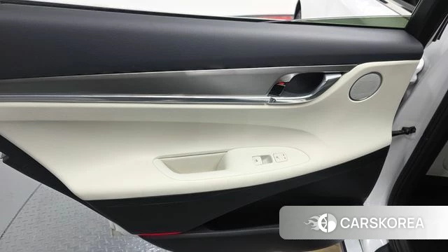 Hyundai The New Grandeur IG Hybrid id 4330415 из Кореи 17