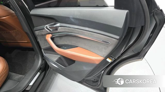 Audi e-Tron id 4338713 из Кореи 17