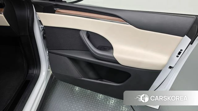 Tesla Model X id 4778892 из Кореи 17