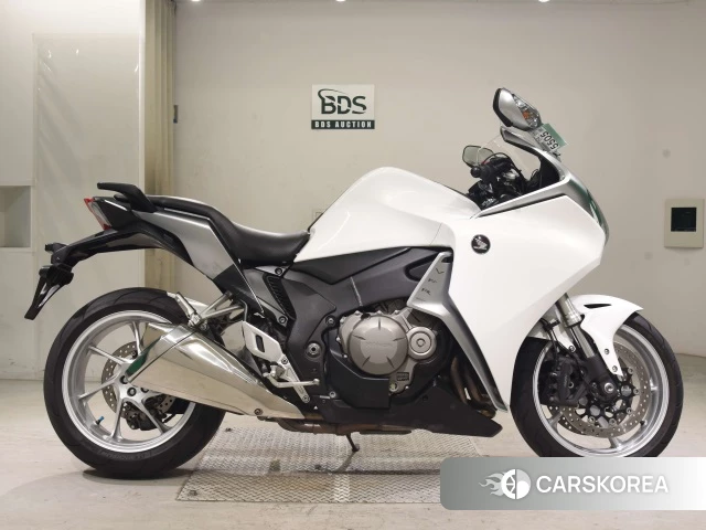Проданный Honda VFR1200F 2012 из Японии