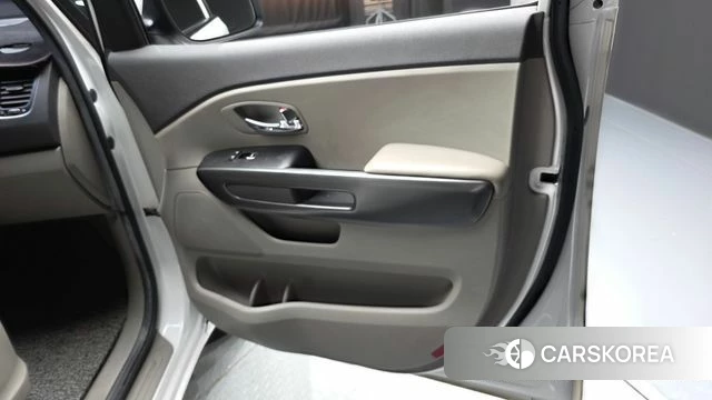 Kia All New Carnival id 4448174 из Кореи 17