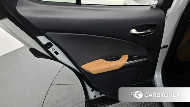 Lexus UX300h id 4329547 из Кореи 17