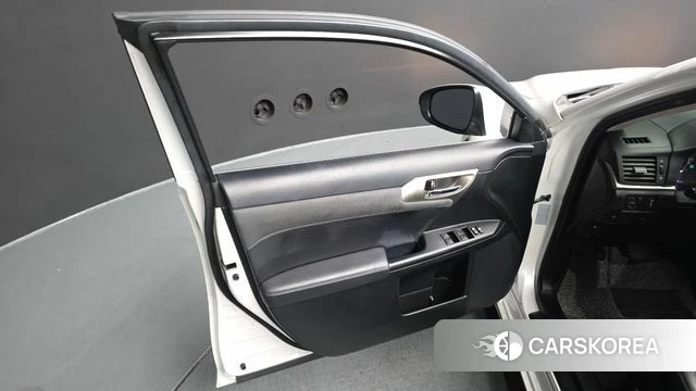 Lexus CT200h id 4502557 из Кореи 17