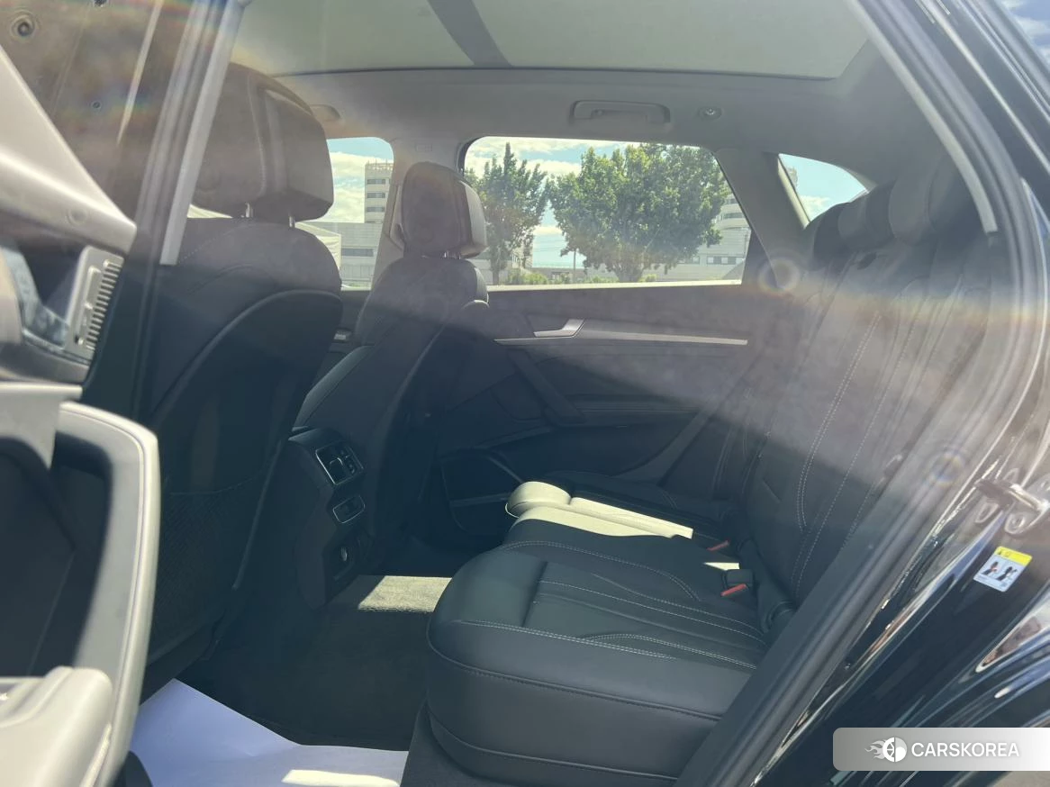 Audi Q5L id 4461464 из Китая 17
