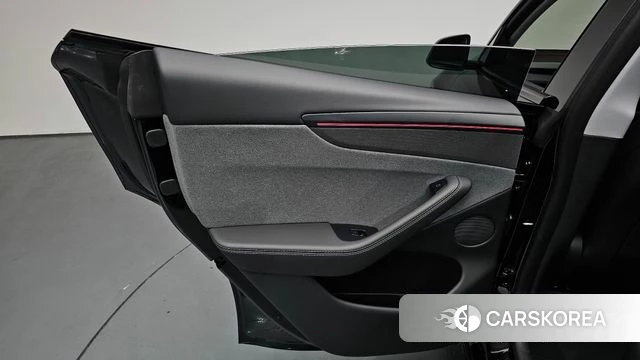 Tesla Model Y id 4622855 из Кореи 17